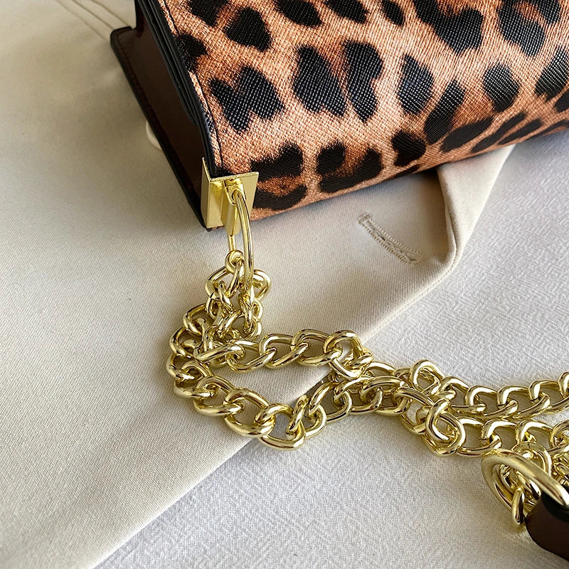 Elegant Leopard Print Hand Bagz