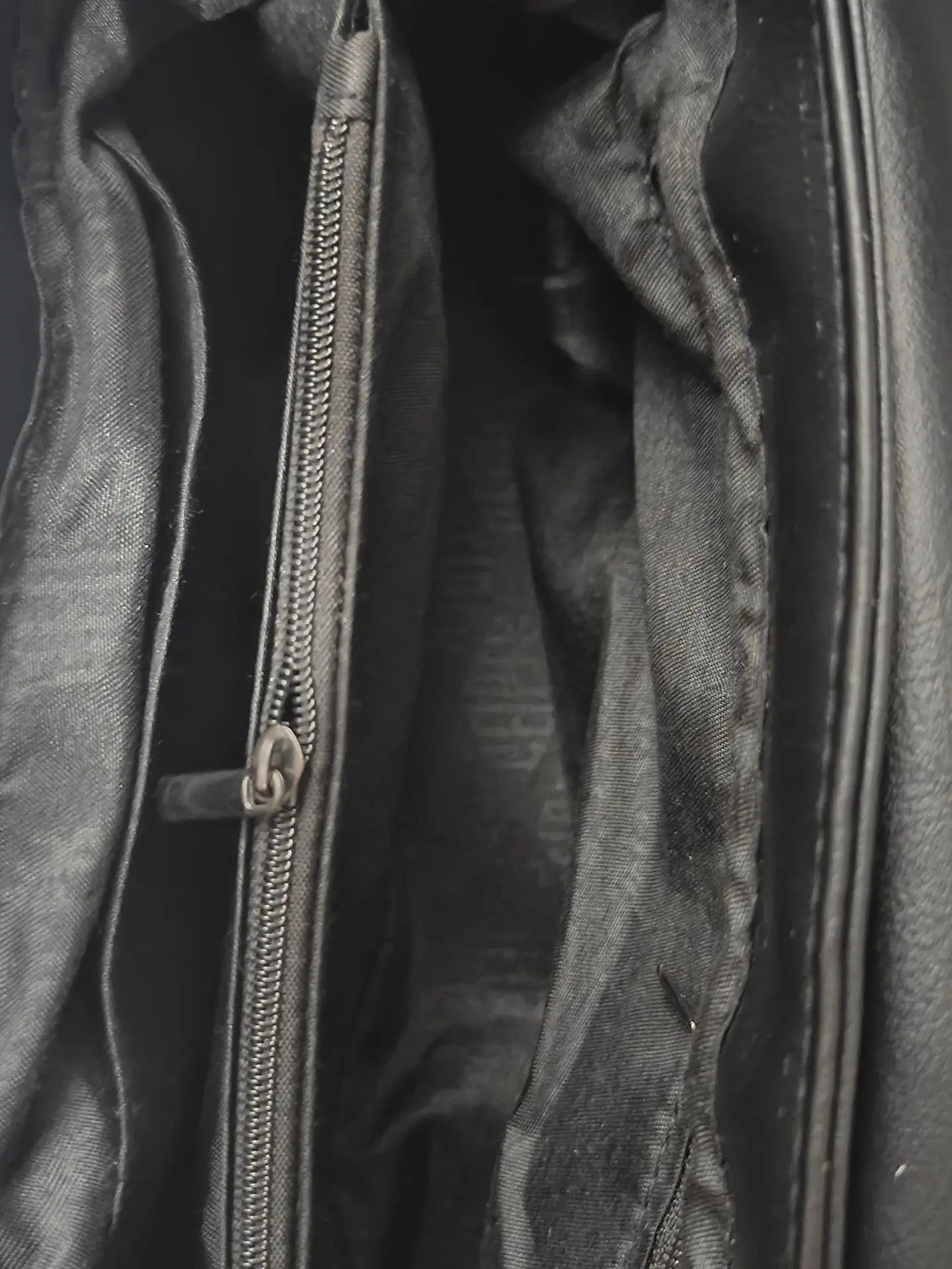 Sleek Multi-Color Elegant Black Crossbody Bag